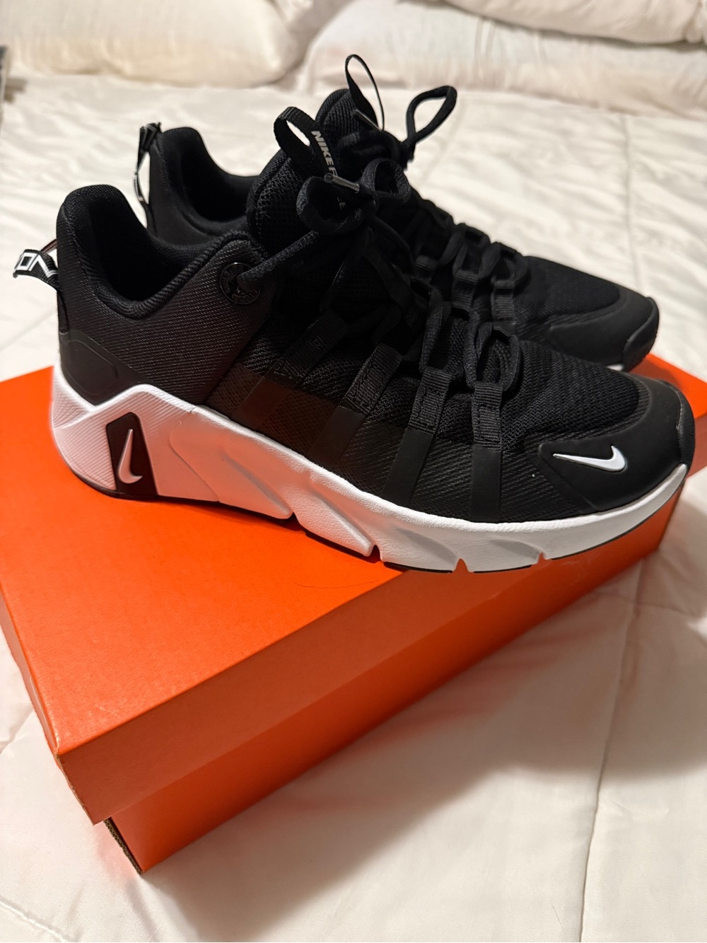 Nike Free Metcon 7 Women's 8.5 Black/White Training Shoes Worn Once w/ Box